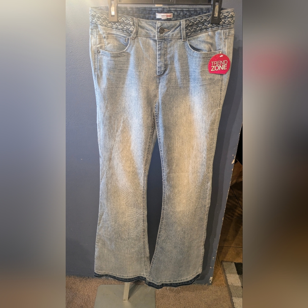 BONGO Juniors Size 9 Bootcut Light Blue Jeans Braided waist unfinished edges